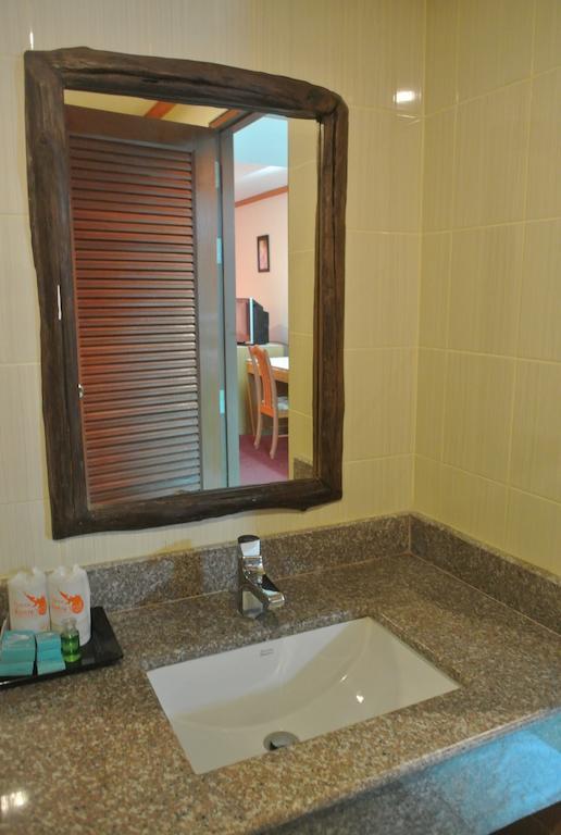 Chaikana Thani Hotel Phatthalung Exterior photo